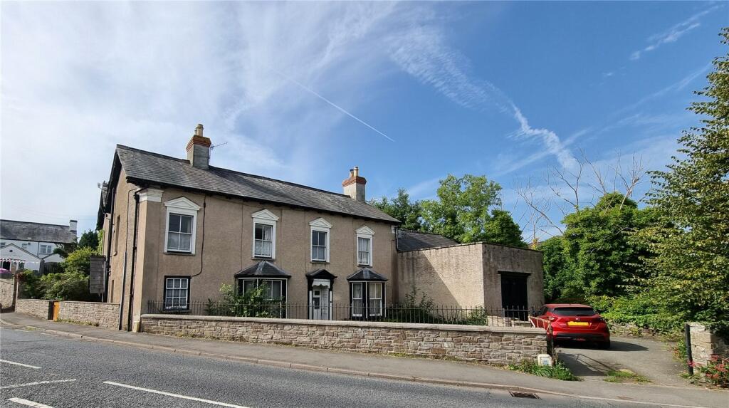 7 bedroom detached house for sale in Bronllys Road, Talgarth, Brecon