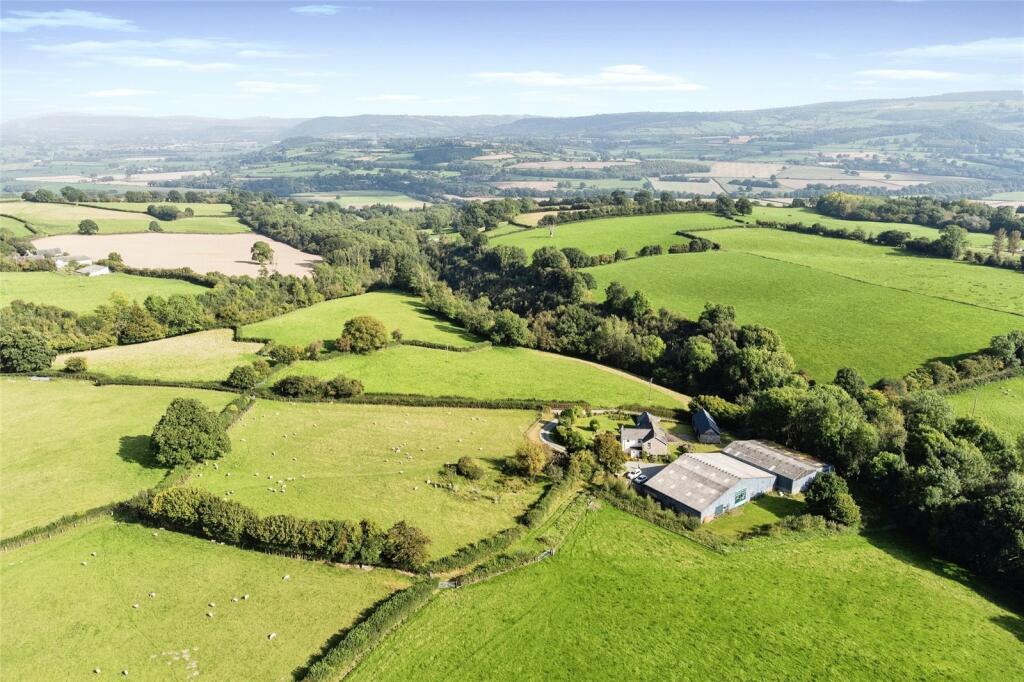 4 bedroom property for sale in Clyro, Nr Hay On Wye, Powys, HR3