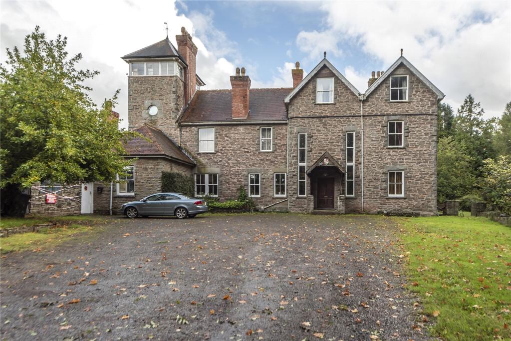 6 bedroom detached house for sale in Cusop Dingle, Nr. HayOnWye