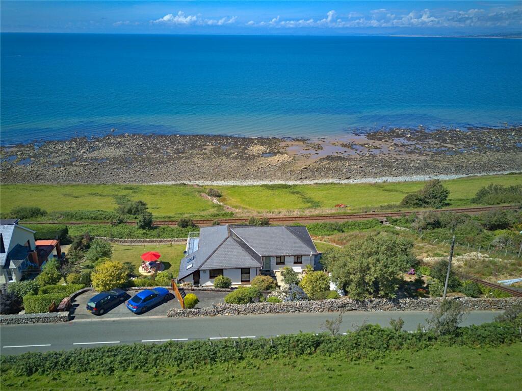 5 bedroom detached house for sale in Llwyngwril, Gwynedd, LL37