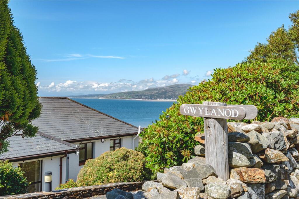 5 bedroom detached house for sale in Llwyngwril, Gwynedd, LL37