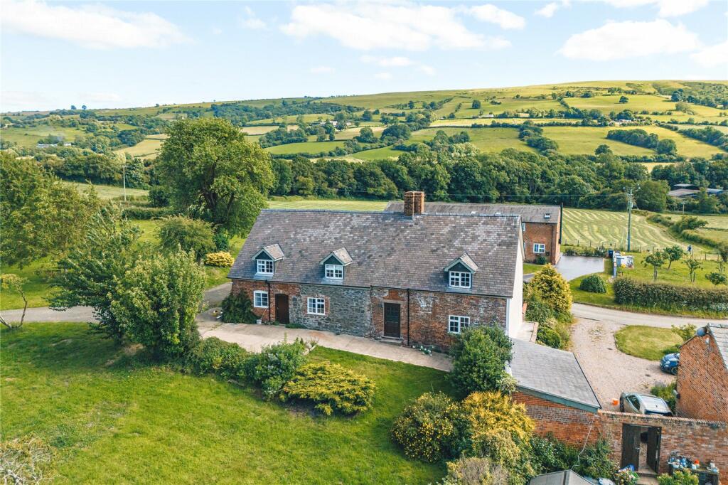 3 bedroom detached house for sale in Trewern, Welshpool, Powys, SY21