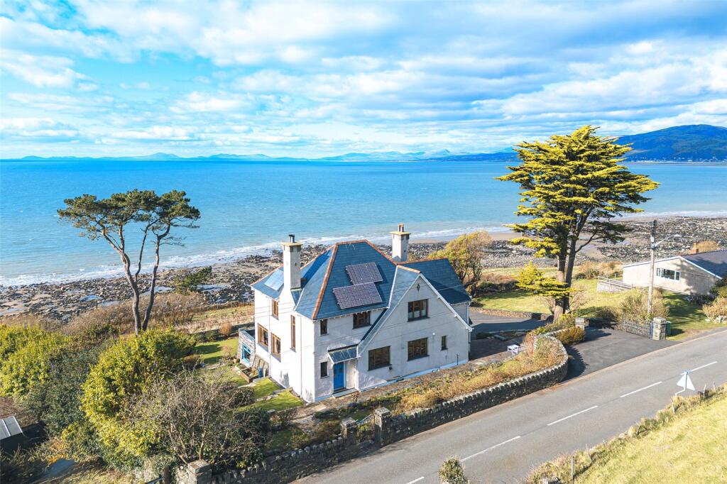 Main image of property: Llwyngwril, Gwynedd