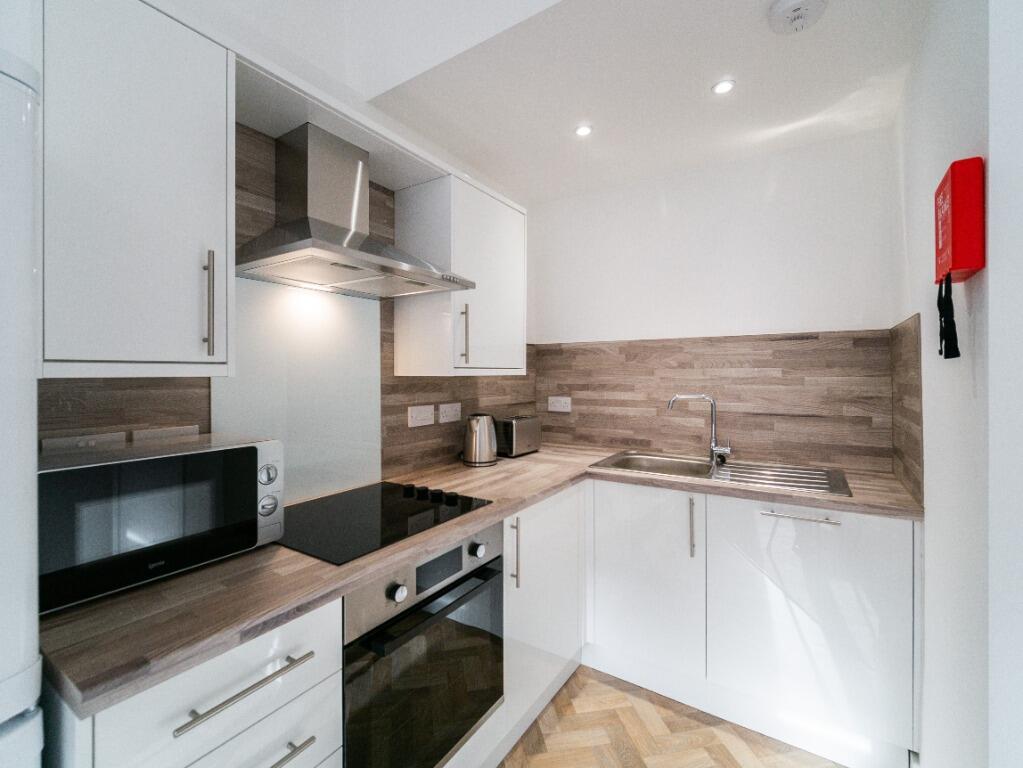 2 bedroom flat for rent in Dorset Street, Charing Cross, Glasgow, G3