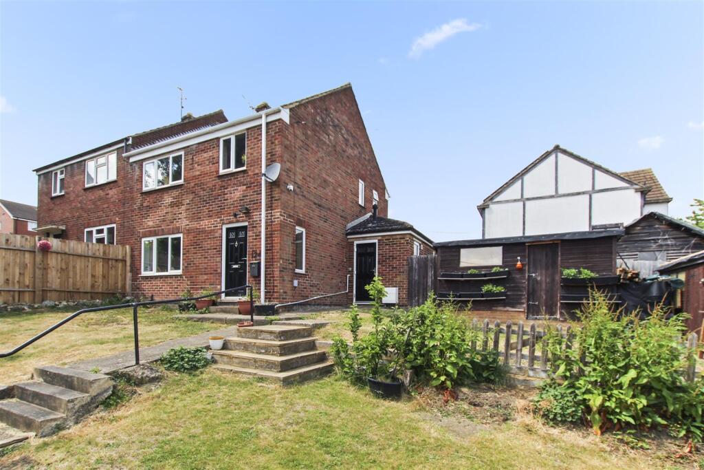 Main image of property: High Street, Irthlingborough