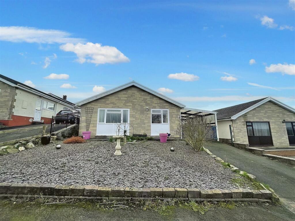 3 bedroom detached bungalow for sale in Maes Dolau, Idole, Carmarthen, SA32