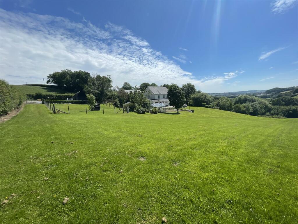 4 bedroom detached house for sale in Abergwili, Carmarthen, SA31