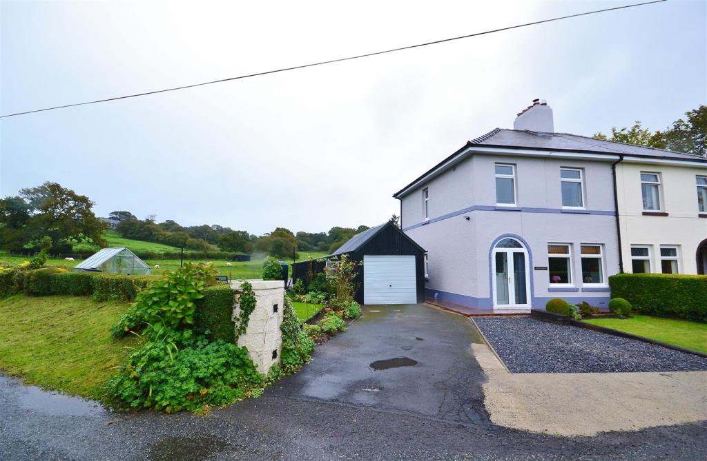 3 bedroom semidetached house for sale in Abergwili, Carmarthen, SA31