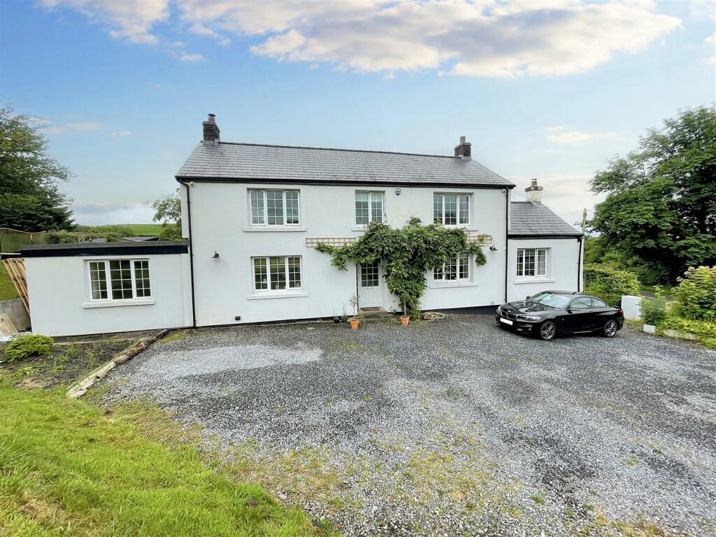 5 bedroom detached house for sale in Llangain, Carmarthen, SA33