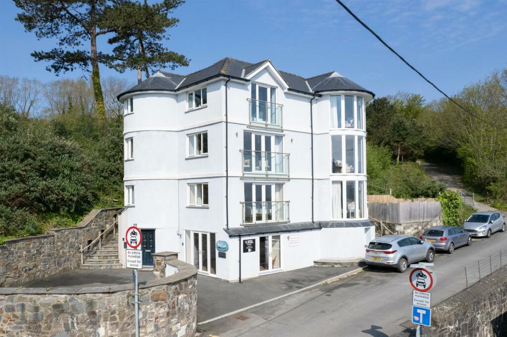 5 bedroom detached house for sale in Lewis Terrace, New Quay, Cardigan