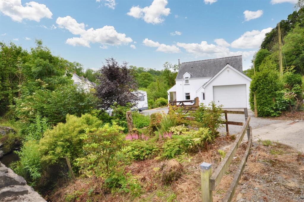 Main image of property: Cwmfelin Boeth