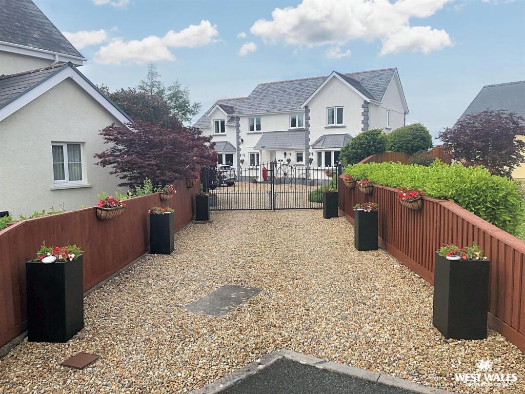 Main image of property: Calamar, 19, Maes Y Dderwen, Llanddewi Velfrey, Narberth