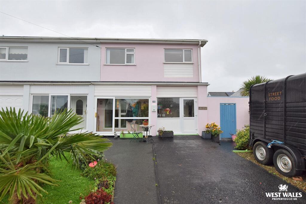 Main image of property: Sandy Hill Park, Saundersfoot