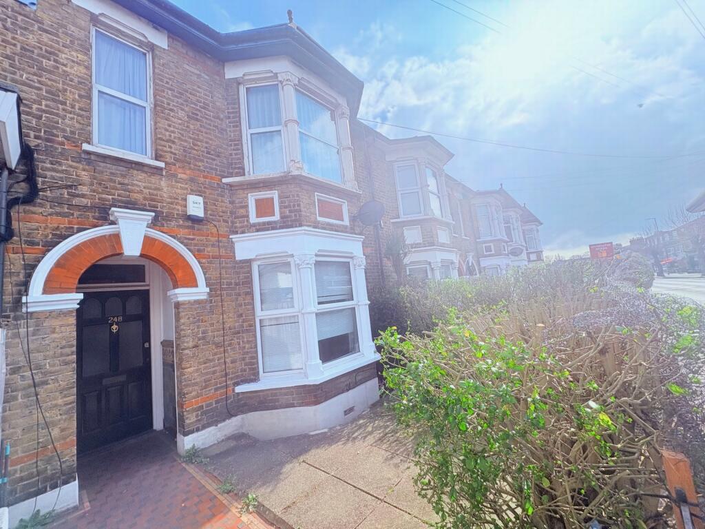 Main image of property: Turners Hill, Cheshunt, EN8