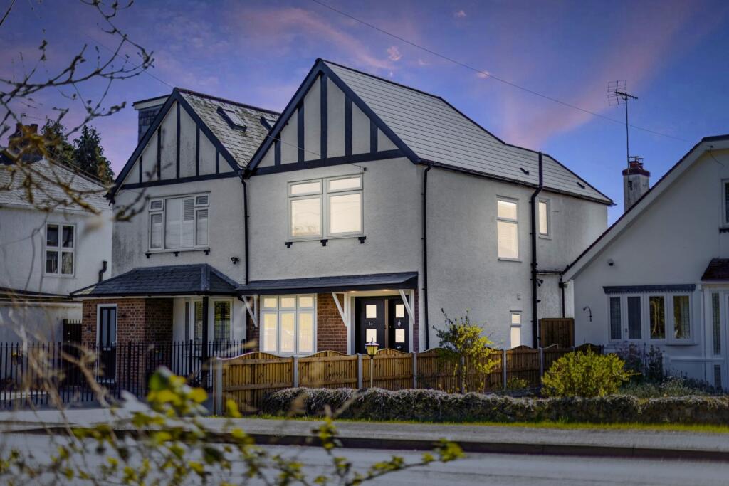 Main image of property: Old Nazeing Road, Broxbourne, EN10