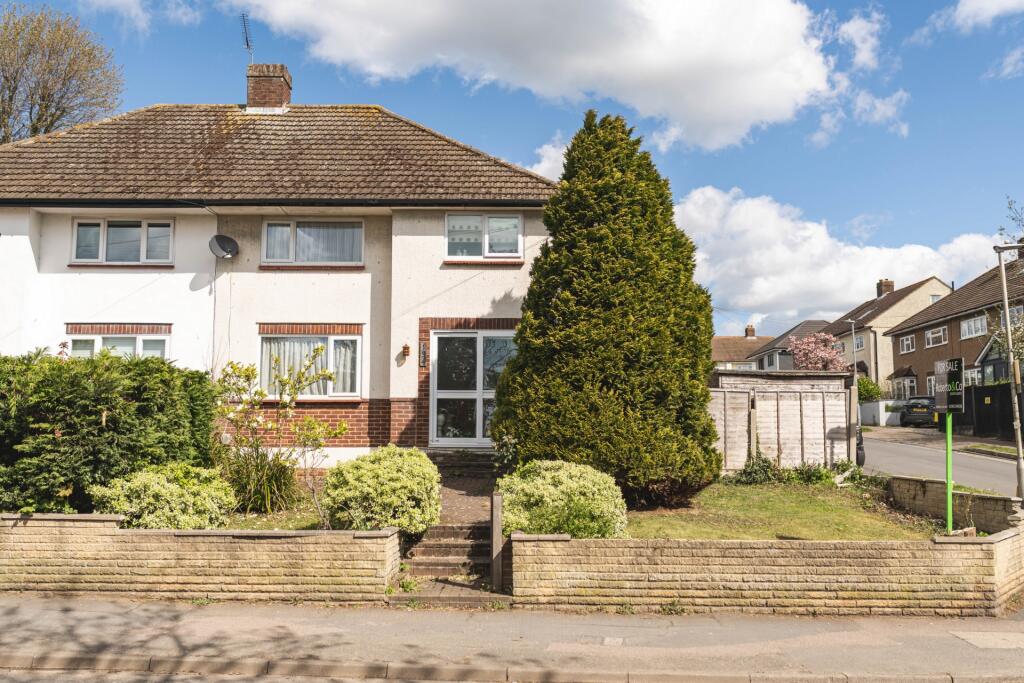 Main image of property: Hammondstreet Road, Cheshunt, EN7