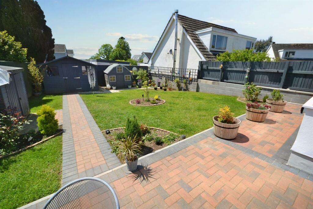 3 bedroom detached house for sale in St. Leonards Avenue, Crundale