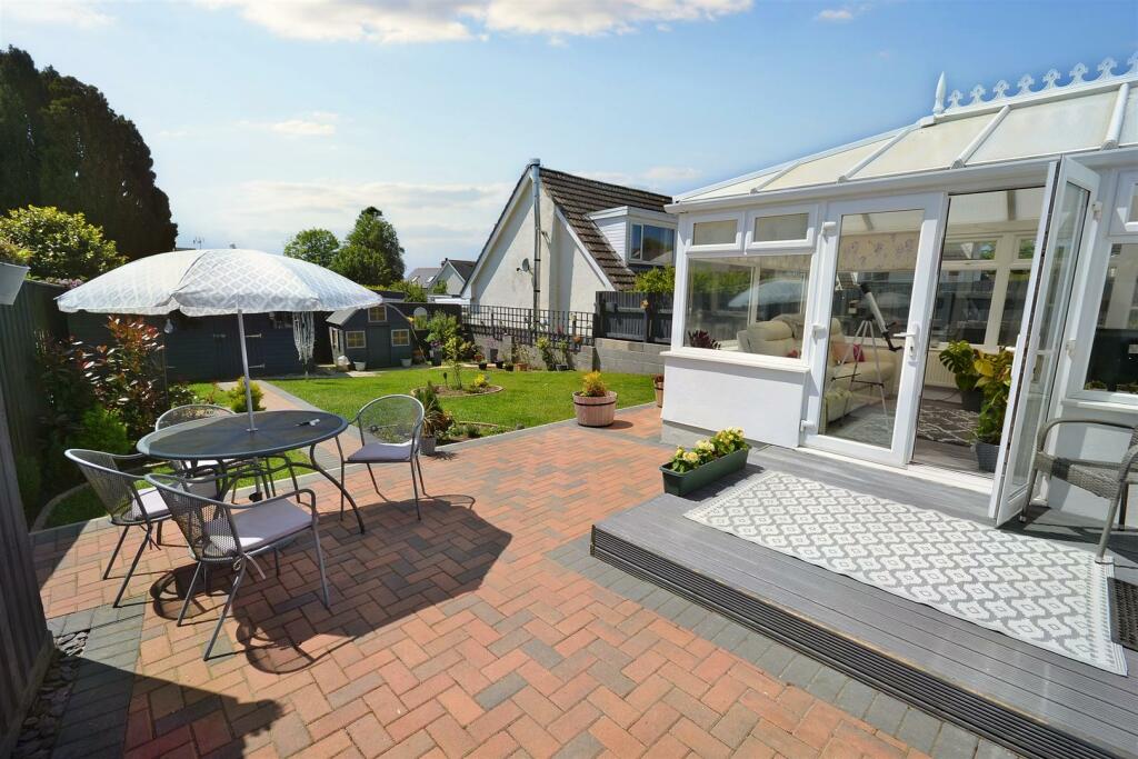 3 bedroom detached house for sale in St. Leonards Avenue, Crundale