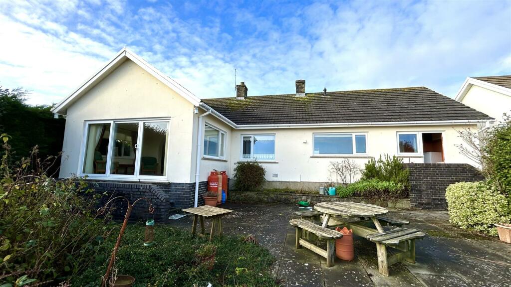 4 bedroom detached bungalow for sale in Keeston, Haverfordwest, SA62