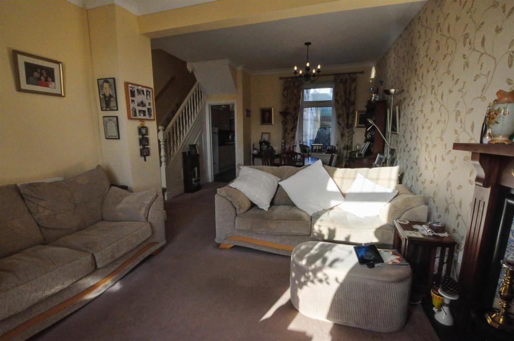 3 bedroom semidetached house for sale in Elgin Road, Pwll, Llanelli, SA15