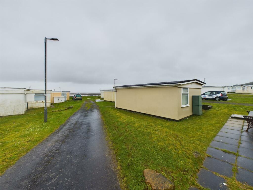 3 bedroom chalet for sale in Carmarthen Bay Holiday Park, Port Way, Ferryside, Kidwelly, SA17