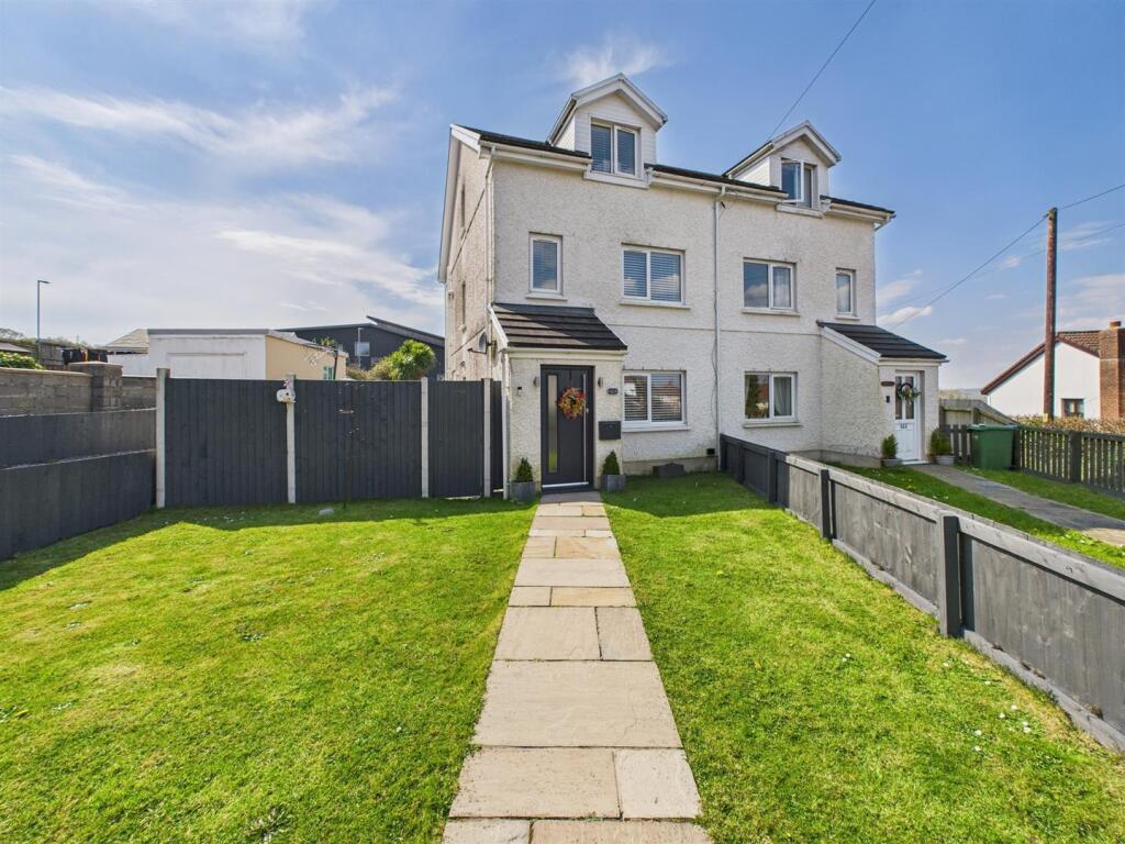 Main image of property: Heol Llanelli, Trimsaran, Kidwelly