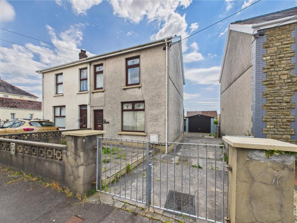Main image of property: Heol Llanelli, Pontyates, Llanelli
