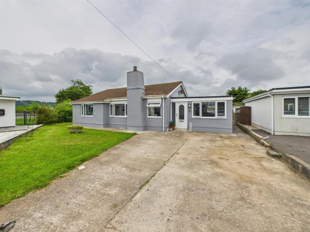 Main image of property: Glan Morfa, Ferryside