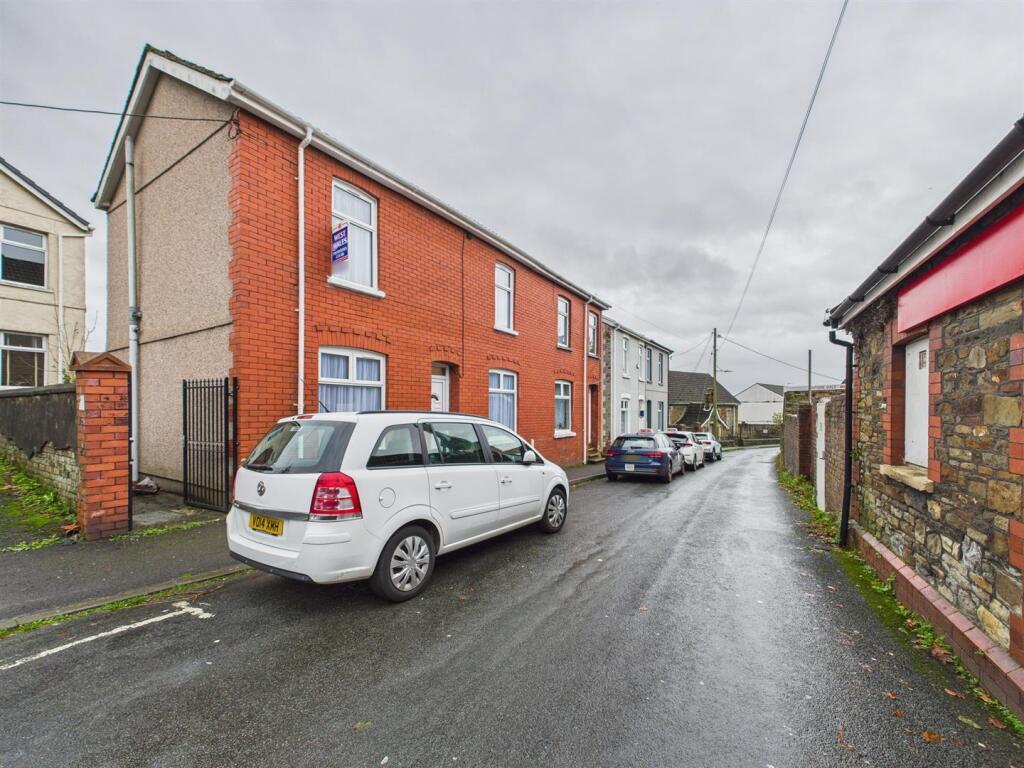 Main image of property: Parkview, Felinfoel, Llanelli