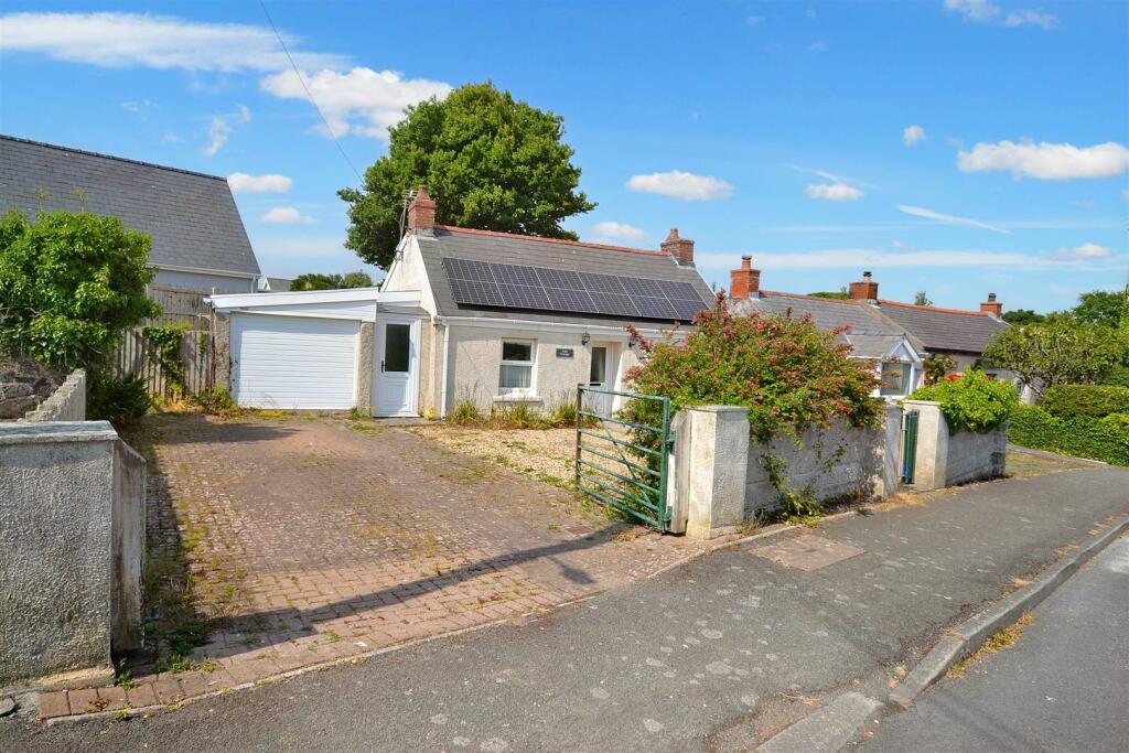 2 bedroom detached bungalow for sale in St Margarets Way, Herbrandston, SA73
