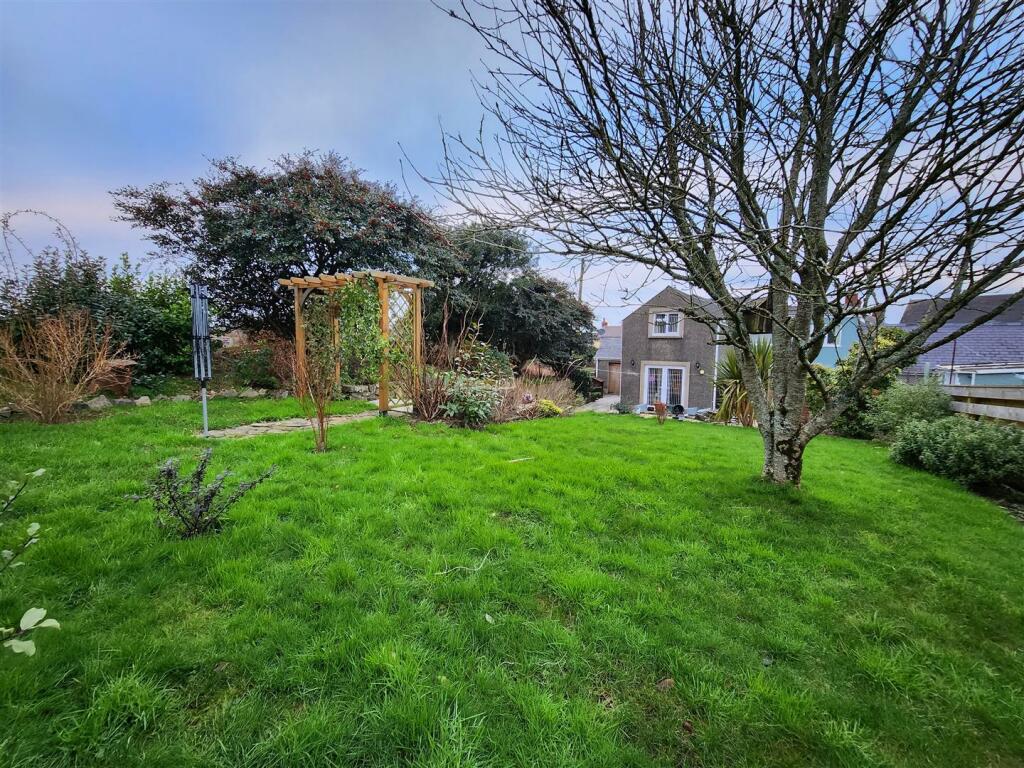 3 bedroom end of terrace house for sale in Tiers Cross, Haverfordwest, SA62