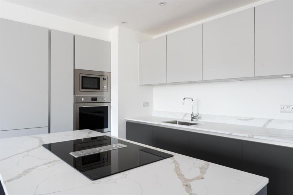 Additional property image - 4 Pavilion Court - Bishop's Stortford