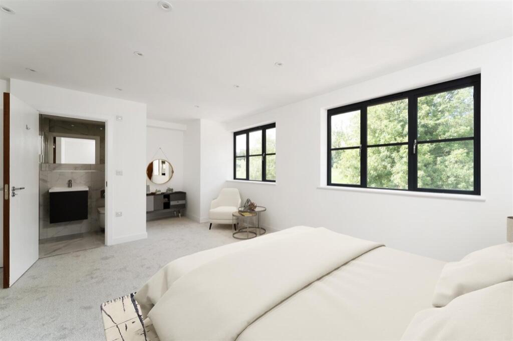 Additional property image - 4 Pavilion Court - Bishop's Stortford