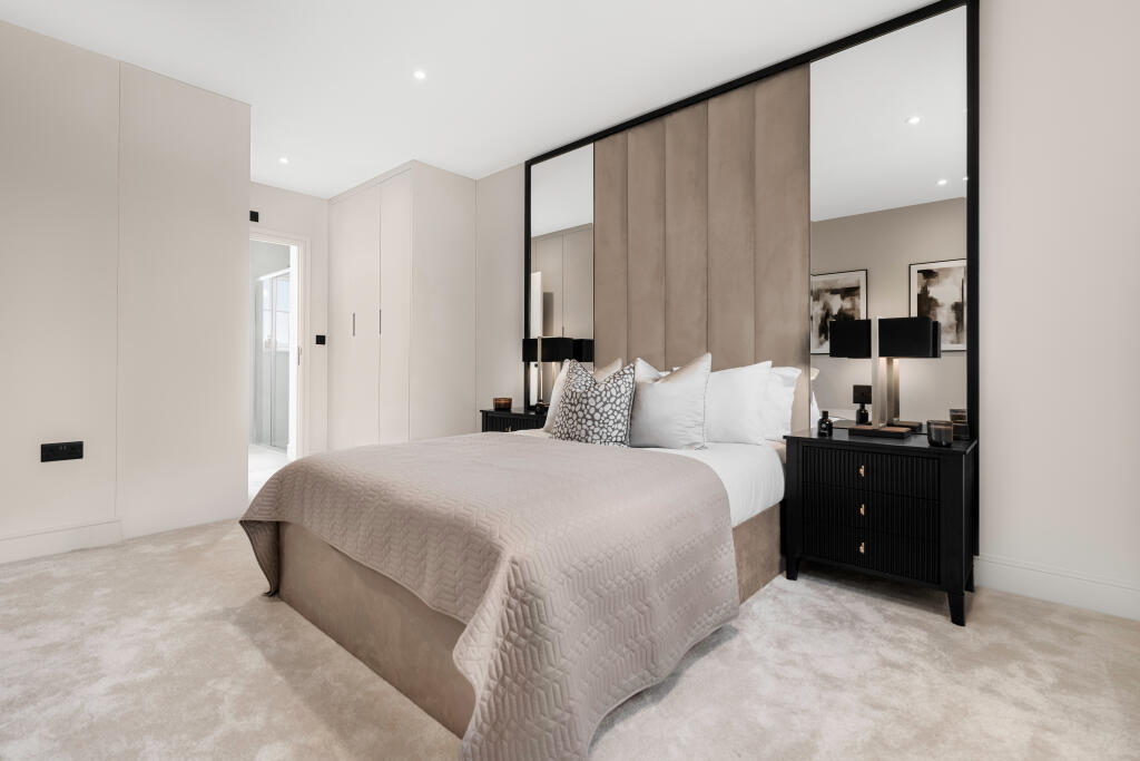 Additional property image - Candleford Mews  ~  Brentwood