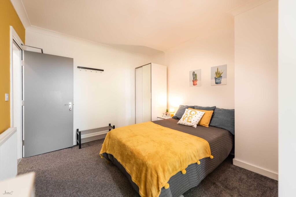 Additional property image - Mayfield Avenue