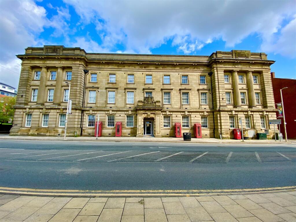 Main image of property: Deansgate, Bolton