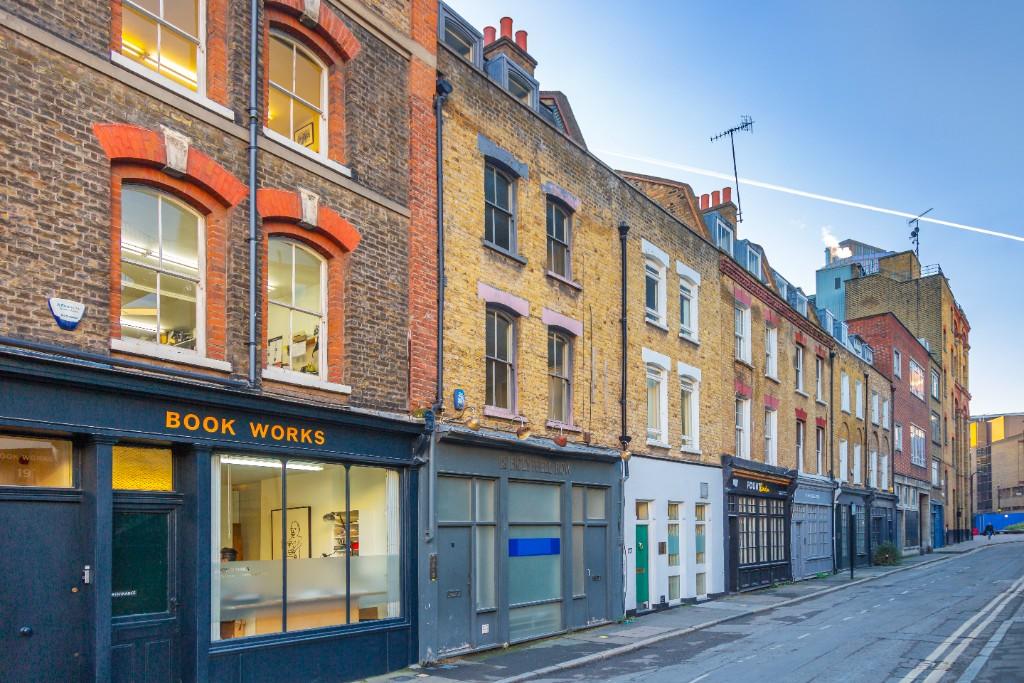 Office for sale in 18 Holywell Row, London, EC2A