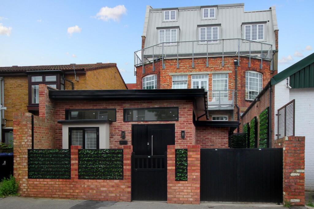 Main image of property: Gloucester Road, W3