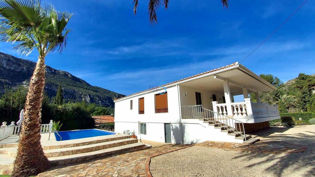 6 bedroom villa for sale in Valencia, Valencia, La Drova, Spain