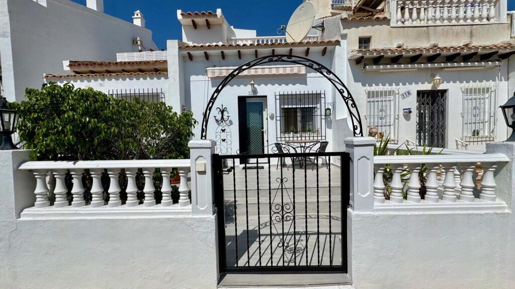 Main image of property: Valencia, Alicante, Villamartin