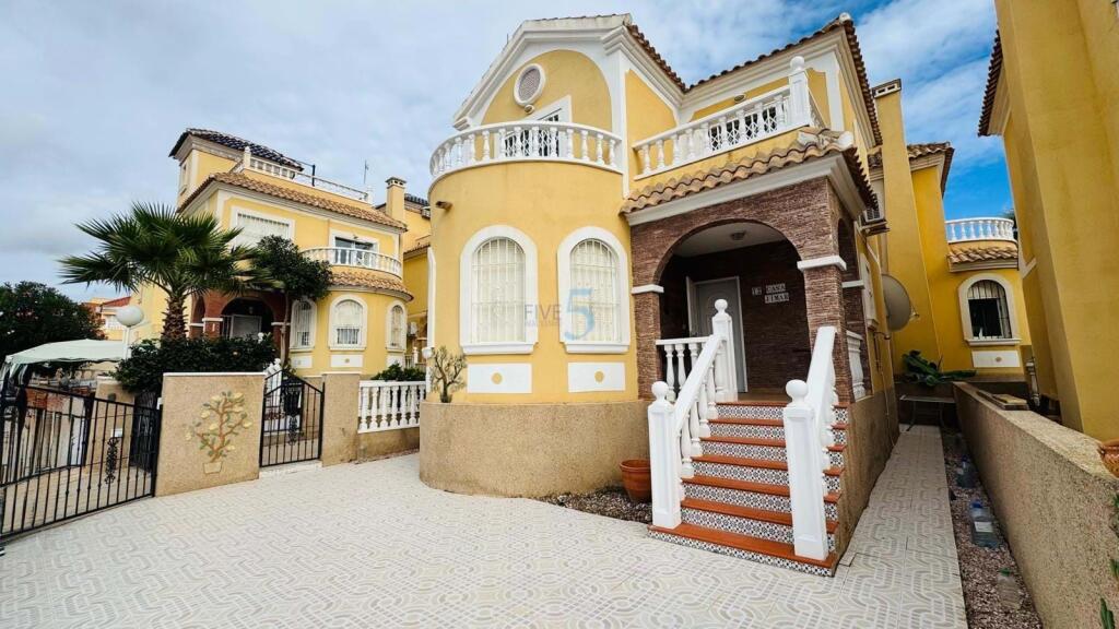 Main image of property: Valencia, Alicante, Villamartin