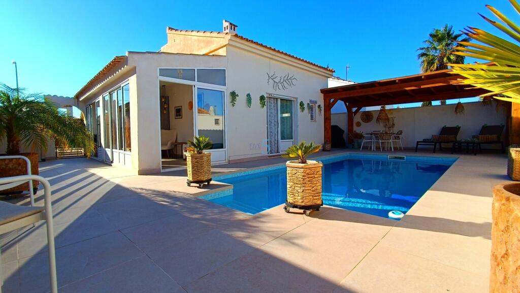 Main image of property: Valencia, Alicante, Torrevieja