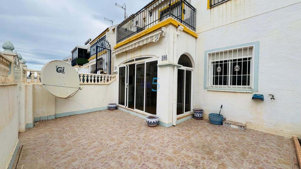 Main image of property: Valencia, Alicante, Torrevieja