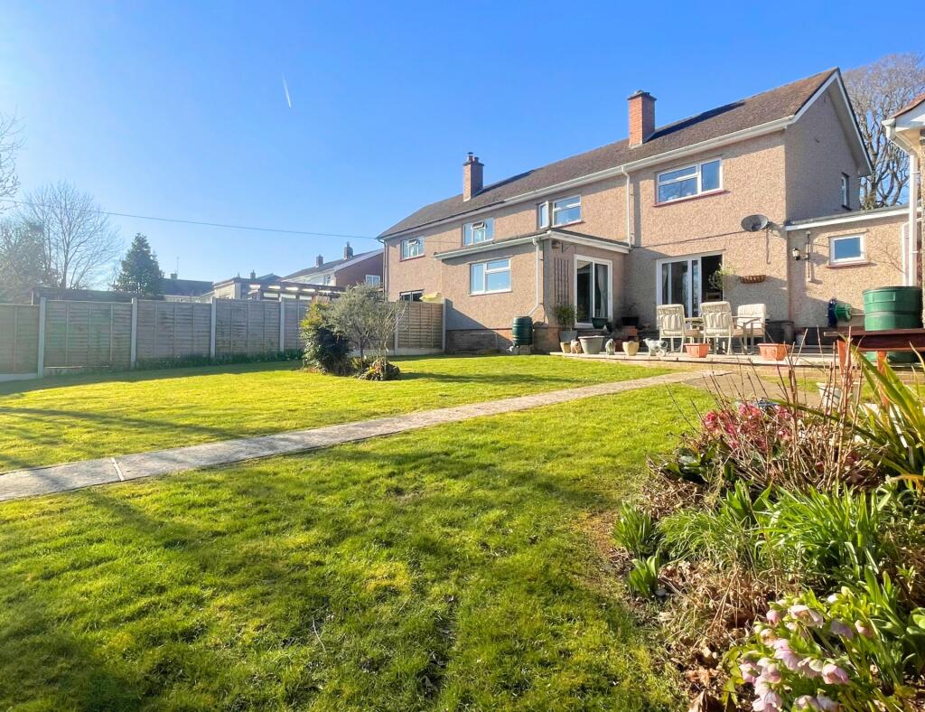 Main image of property: 44 Dixton Close, Monmouth, NP25