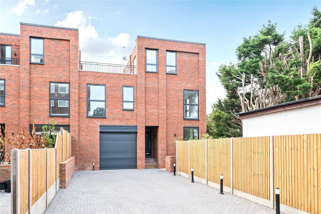 Main image of property: Lynwood Close, London, E18