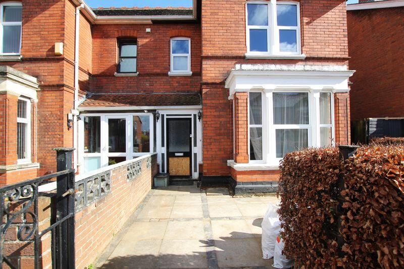 5 bedroom semi-detached house for rent in Central Road, Gloucester, GL1