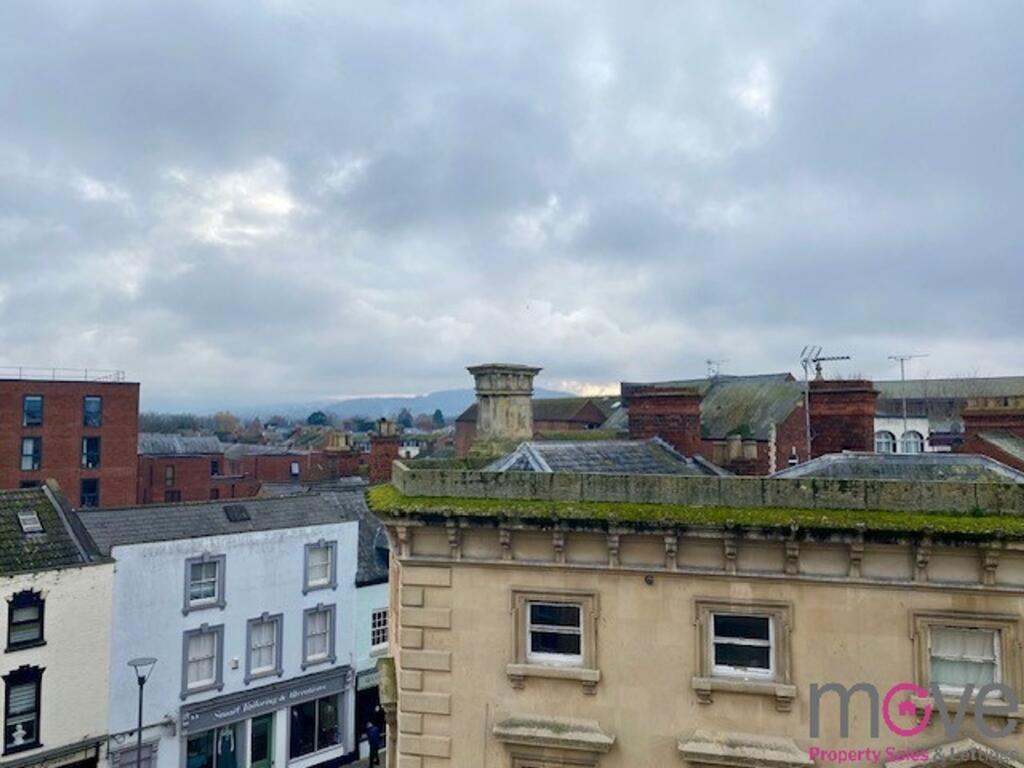 Main image of property: Commercial Road, The Black Swan, GL1