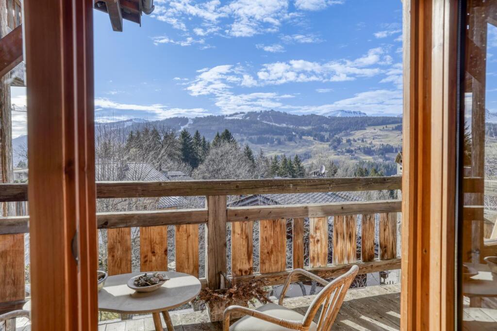 Main image of property: Rhone Alps, Haute-Savoie, Demi-Quartier