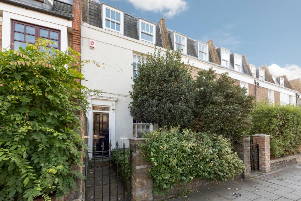 3 bedroom house for rent in Battersea Church Road, London, SW11