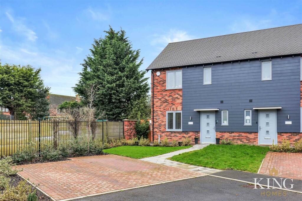 2 bedroom semidetached house for sale in Village Gardens, Studley, B80